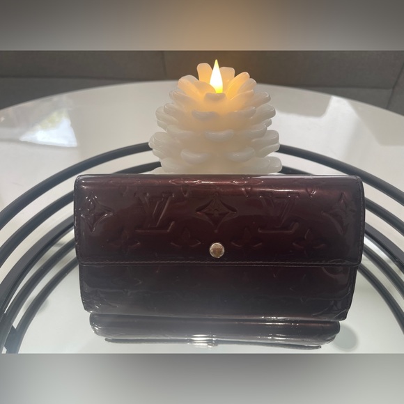 Louis Vuitton Handbags - Louis Vuitton Vernis Sarah Long Wallet